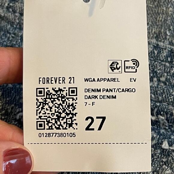 Forever 21 Women's Y2K Style Denim Cargo Pants NWT Size 27 - Picture 4 of 9